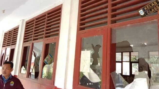 Kaca Jendela SDN di Bogor Pecah Dirusak Orang Tidak Dikenal, Polisi Langsung Turun Tangan