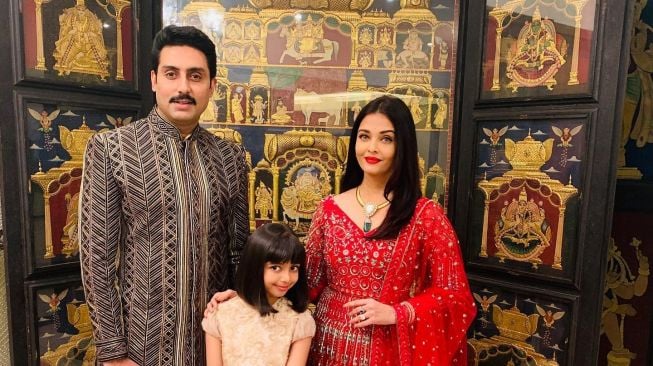 Potret Aishwarya Rai dan Abhishek Bachchan (Instagram/@aishwaryaraibachchan_arb)