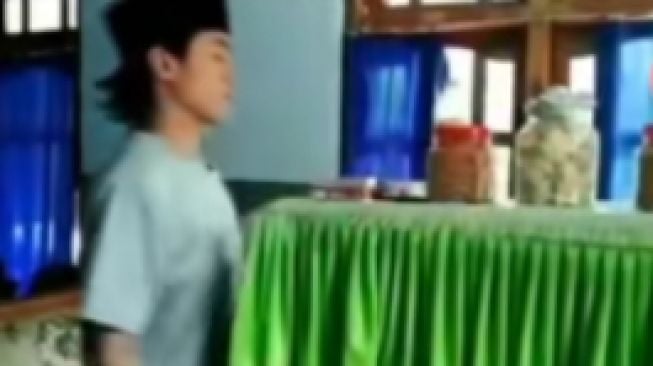 Sukses Bikin Publik Ngakak, Laki-laki Ini Bagikan Tips Agar Kue Lebaran Tidak Cepat Habis: Ide Cemerlang