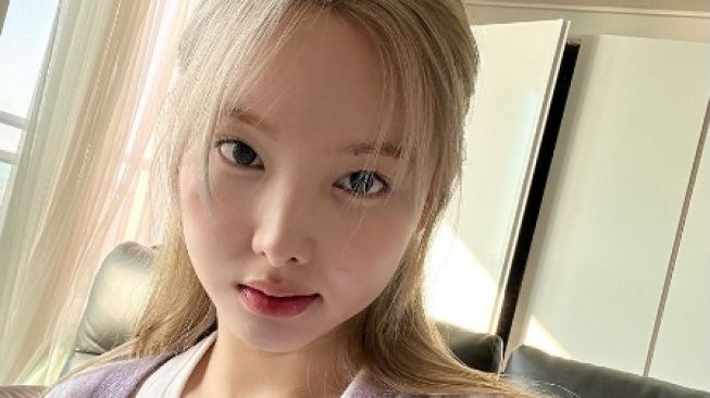 Nayeon TWICE Kejutkan ONCE dengan Rambut Blonde!