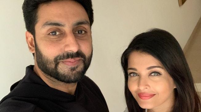 Di Tengah Isu Cerai, Abhishek Bachchan Puji Aishwarya Rai Ibu yang Hebat