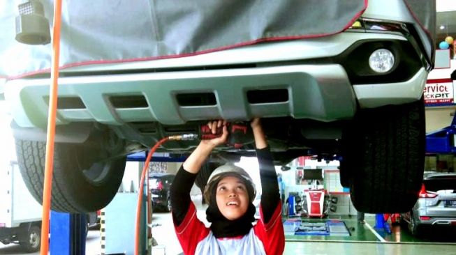 Sarah, Kartini Muda di Bidang Otomotif