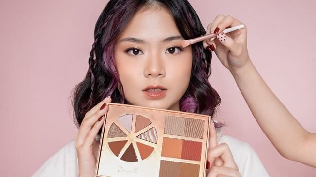 Tampilan Makeup Glowing dan Minimalis Sedang Tren, Cocok Untuk Lebaran Nanti