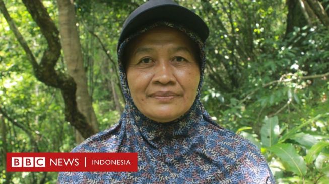 Sri Hartini, Perempuan Penjaga Hutan Adat Satu-satunya di Yogyakarta