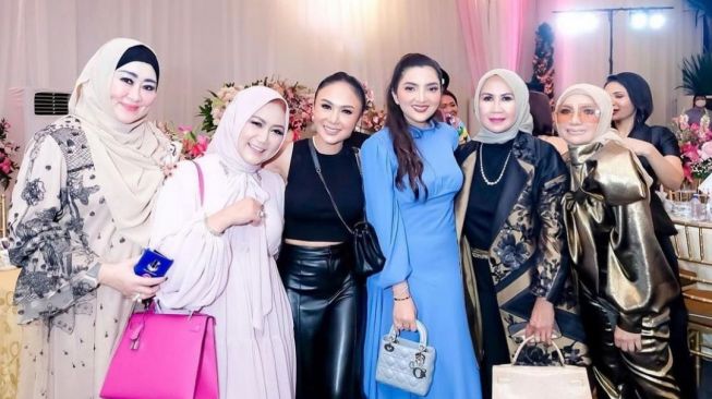 Gaya Ashanty hadiri pesta ultah seleb (Instagram/@ashanty_ash)