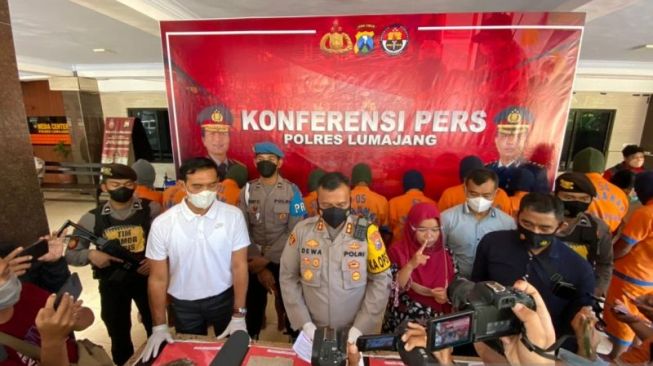 Peristiwa Jadi Sorotan Kemarin, Dari Komunitas Vespa Pesta Ganja Sampai Petani Bondowoso Miliki Senjata Api