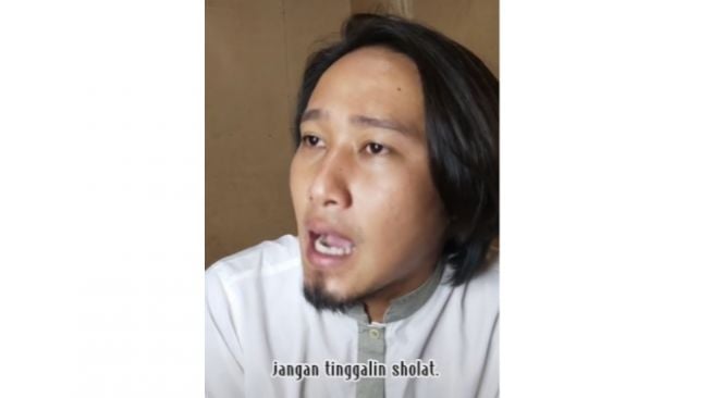 Viral Video Pria Ini Sebut Setan Mudah Masuk Logika Orang Tak Salat, Ditonton 203 Ribu Netizen