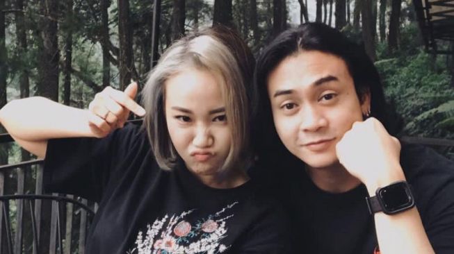 Kemesraan Dimaz Andrean dan Istri (instagram/@dimazandrean)