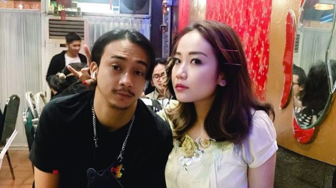 Kemesraan Dimaz Andrean dan Istri (instagram/@dimazandrean)