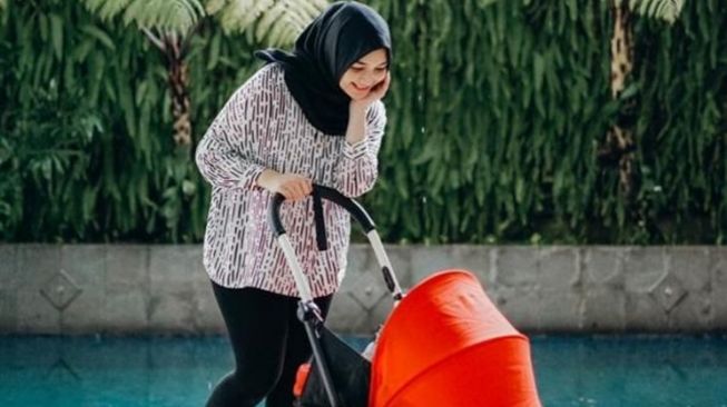 Artis Langsung Langsing Usai Lahiran (instagram/@citraciki)