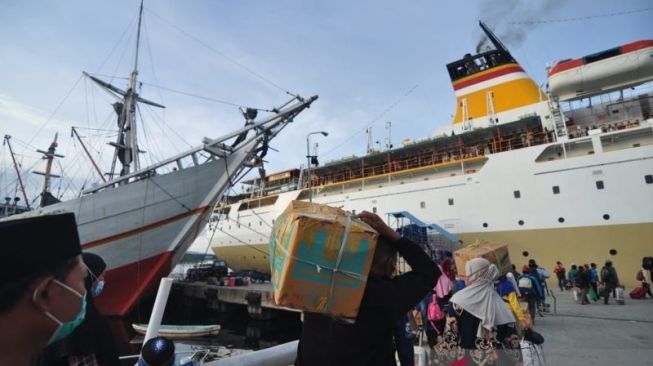 Arus Mudik Lebaran di Pelabuhan Pantoloan Palu Melonjak 100 Persen