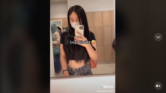 Tangkapan layar video. [TikTok/@popobarbiegirl]