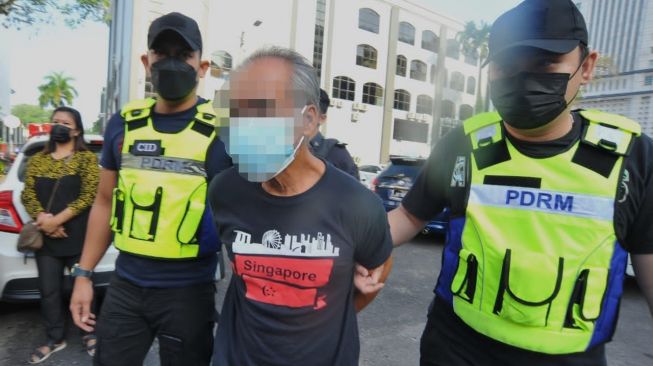 Seorang kakek di Malaysia bernama Janting Anak Keling diputus bersalah setelah mengakui dirinya memerkosa kucing milik tetangga hingga tewas. [Kosmo]