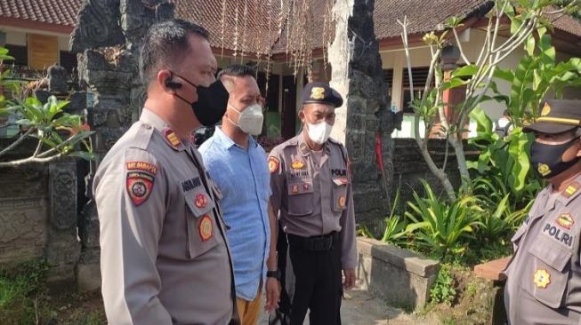 Warga Segel SD Negeri di Gianyar, Siswa yang Terlanjur ke Sekolah Terpaksa Dipulangkan