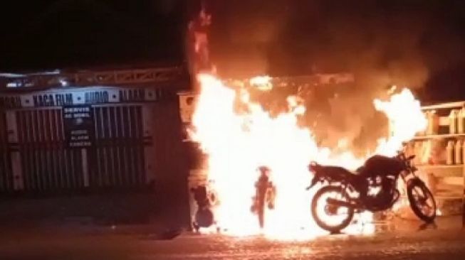 Kios Bensin di Alianyang Terbakar, Dua Motor Hangus Dilahap Api