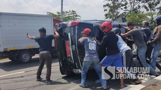 Mobil Pelat Merah Terguling di Lingkar Selatan Sukabumi, Begini Kondisi Pengemudinya