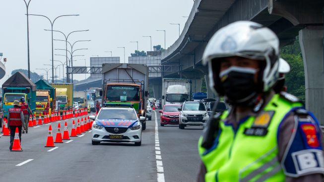 Fakta Baru Sopir Pakai Pelat RFH Saat Tabrak Polisi di Tol Pancoran, Hindari Gage