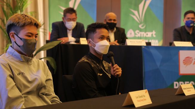 Pebulutangkis tunggal putra Indonesia, Anthony Sinisuka Ginting dalam Konferensi Pers Kejuaraan Asia 2022 di Hotel Crimson, Manila, Filipina, Minggu (24/4). [PBSI]