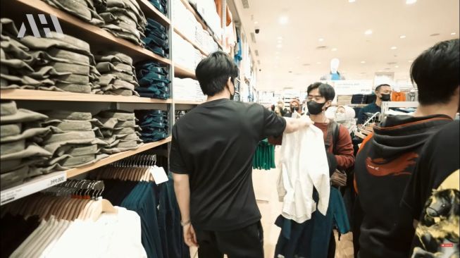 Momen Atta Halilintar Ajak ART Belanja Baju Lebaran (YouTube/AH)