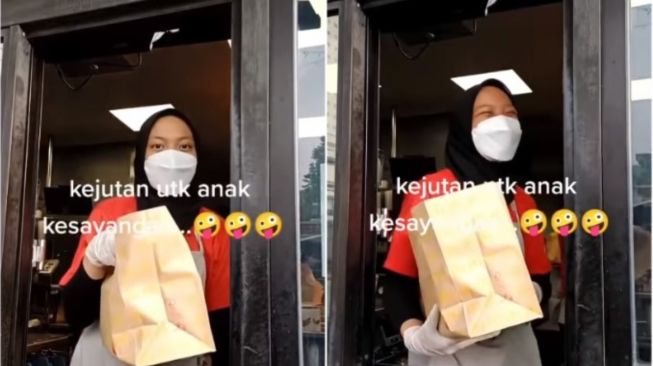 Layani Drive Thru, Perempuan Ini Girang Sampai Loncat Saat Lihat Sosok Pelanggannya