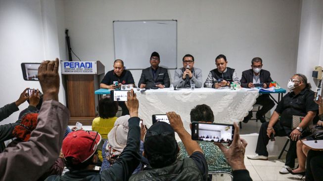 Jumpa pers Dewan Pimpinan Cabang (DPC) Jakarta Barat soal Hotman Paris 