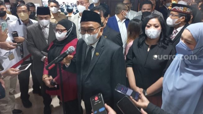 M Taufik Umumkan Pencopotan Dirinya dari Wakil Ketua DPRD DKI di Ruang Sidang Rapat Paripurna