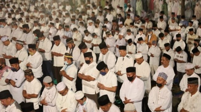 MUI Tangsel Bolehkan Salat Berjamaah di Masjid Lepas Masker, Ini Syaratnya