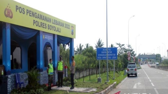 Jelang Libur Lebaran 2022, Arus Kendaraan Pemudik di Pintu Tol Boyolali Mulai Meningkat