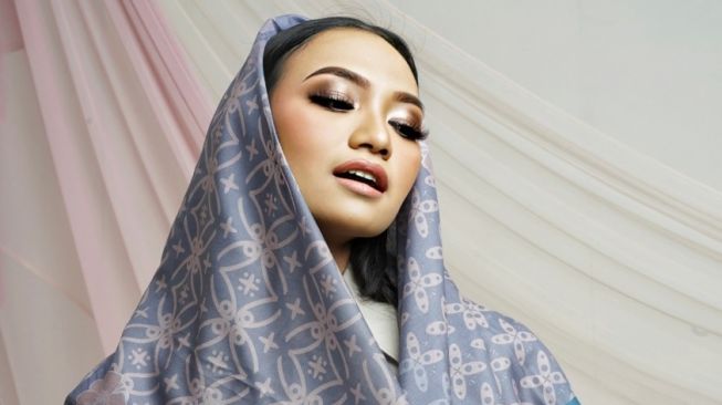 Percantik Diri dengan Scarf Sentuhan Motif Khas Minang di Hari Raya Idulfitri 2022