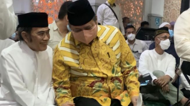 Rhoma Irama dan Airlangga Hartarto. [Antara/Dok Pribadi]