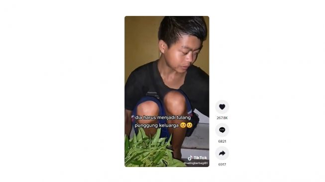 Bocah penjual kangkung. [TikTok]