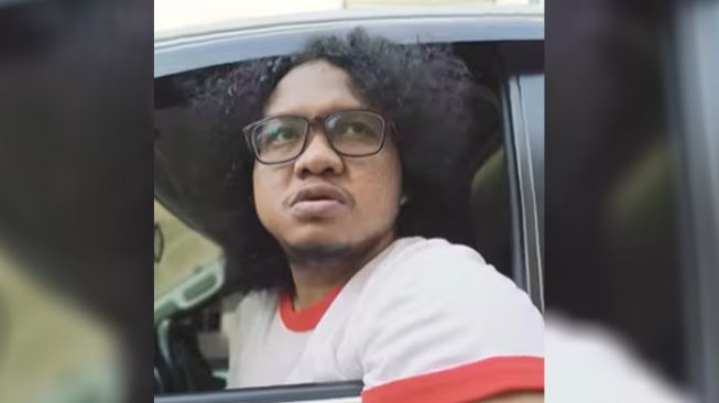 Kocak, Babe Cabita Parodikan Pria yang Ingin Patakan Leher Menantu Jokowi, Warganet: Kok Mirip Mukanya?