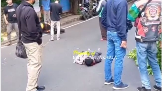 Terkapar di Tengah Jalan, Pengendara Honda CBR di Bintaro Tabrakan Adu Banteng Gegara Nekat Lawan Arah