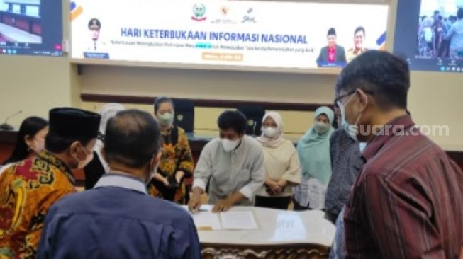 Aliansi Masyarakat untuk Keterbukaan Informasi Publik dideklarasikan oleh sejumlah lembaga di Sulawesi Selatan, Kamis 28 April 2022 [SuaraSulsel.id/Istimewa]