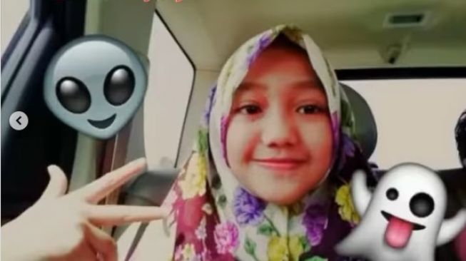 Viral Foto-foto Masa Kecil Chandrika Chika Kecil Berhijab, Netizen: Cakep Banget Kayak Beda Orang