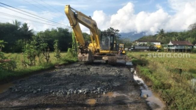 Ruas Jalan Pekkae - Takkalalla Mulai Dikerjakan Pemprov Sulsel