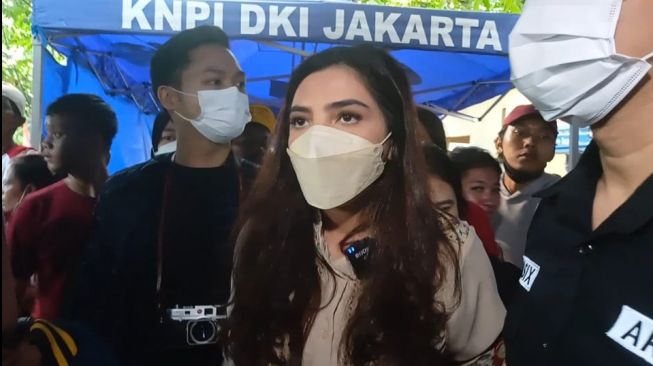 Ashanty Serahkan 4 Ton Bantuan Sembako hingga Obat-obatan untuk Korban Kebakaran Pasar Gembrong