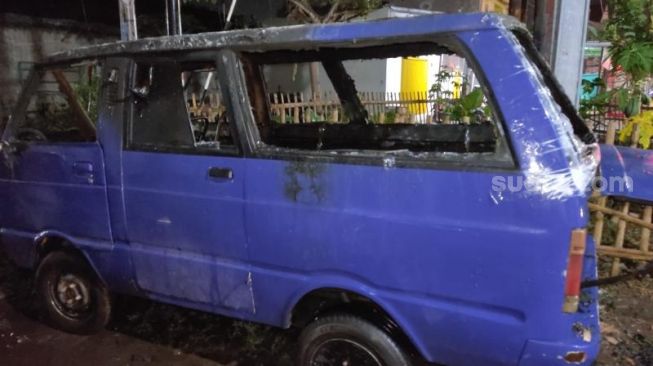 Kebakaran Mobil di Malang, Pengemudi Lolos dari Kobaran Api