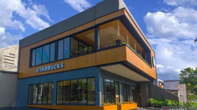 Starbucks Buka Gerai Pertama di Madiun dan Kediri, Kalian 'Anak Senja' Harus Tahu..