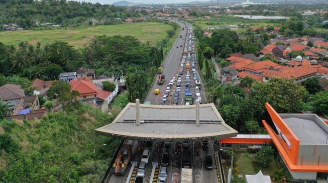 Urai Kepadatan Kendaraan, Alat "Tap Out" Ditambah di Gerbang Tol Merak