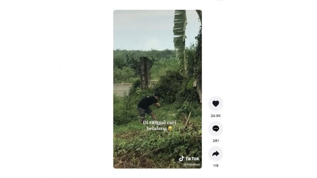 Lelaki ini melakukan hal tak terduga di tengah kemacetan. [TikTok]