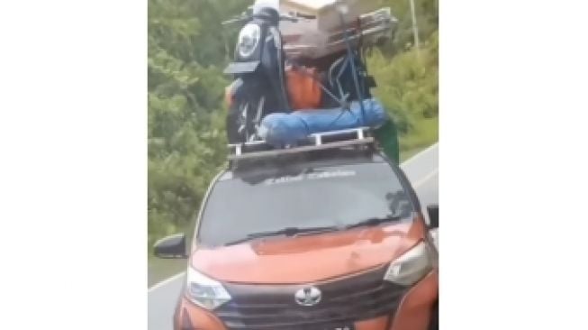 Heboh LCGC Angkut Motor Ketika Mudik, Bagaimana Aturan Bawa Barang di Mobil Penumpang Sebenarnya?