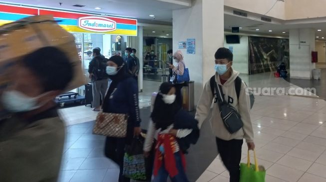 Bisa Mudik Lagi Setelah Dua Tahun Dilarang, Pemudik di Terminal Pulogebang: Alhamdulillah Gak Pake Travel Gelap Lagi