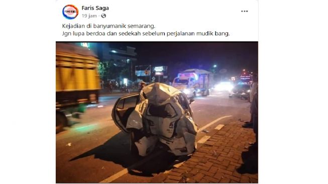 Daihatsu Ayla seperti geprekan usai terlibat kecelakaan di Semarang (Facebook)