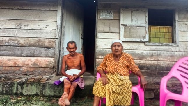 Kisah Nenek dan Kakek di Palembang Tinggal di Rumah Reyot, Bertahun-tahun Tak Ada Uang Renovasi Rumah