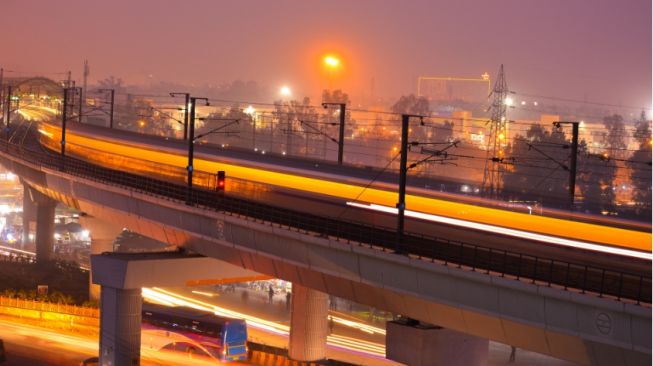 Ilustrasi jalan tol Jakarta Merak (Foto oleh Rohit Gangwar dari Pexels)