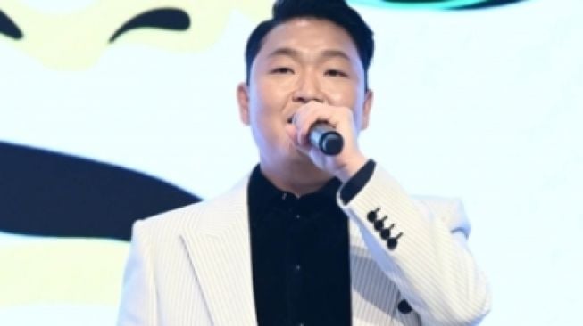 Rilis Hari Ini! Psy Berkolaborasi dengan Suga BTS untuk Lagu Terbaru 'That That'