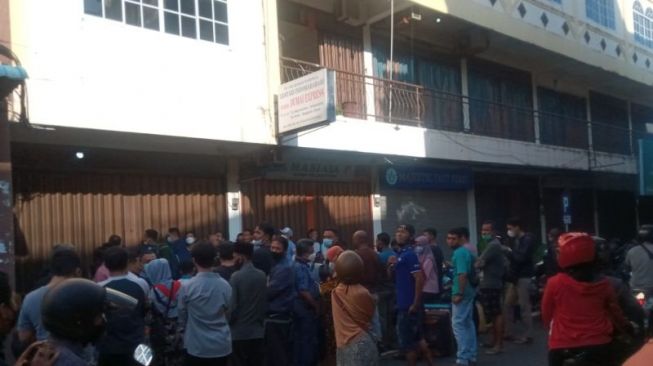 Takut Tak Bisa Mudik, Calon Penumpang Kapal Antar Provinsi di Tanjungpinang Antre Beli Tiket Sejak Sahur