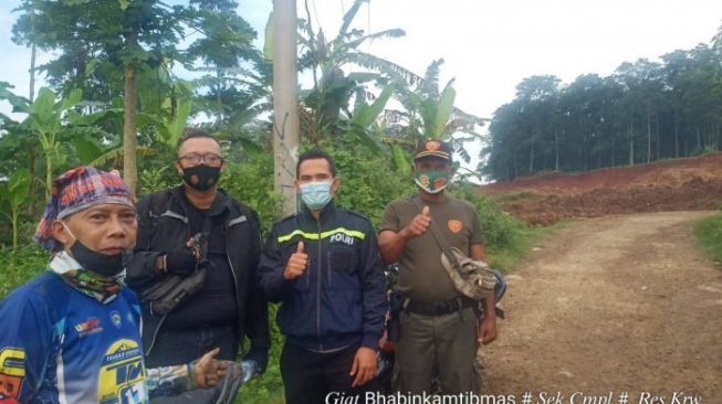 Ikuti Google Maps, Pemudik Asal Bandung Tersesat di Hutan Kuta Karawang