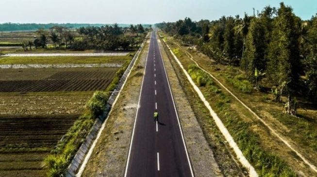 Jalur Pansela Terbentang dari Pacitan hingga Banyuwangi, Khofifah Berharap Ekonomi Malang Selatan Terdongkrak